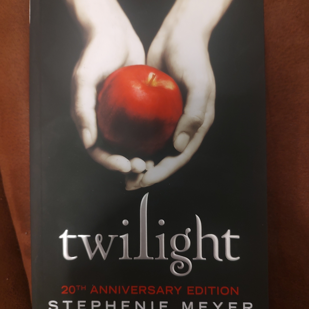 Twilight 20th Anniversary Edition by - Black and Red Cover